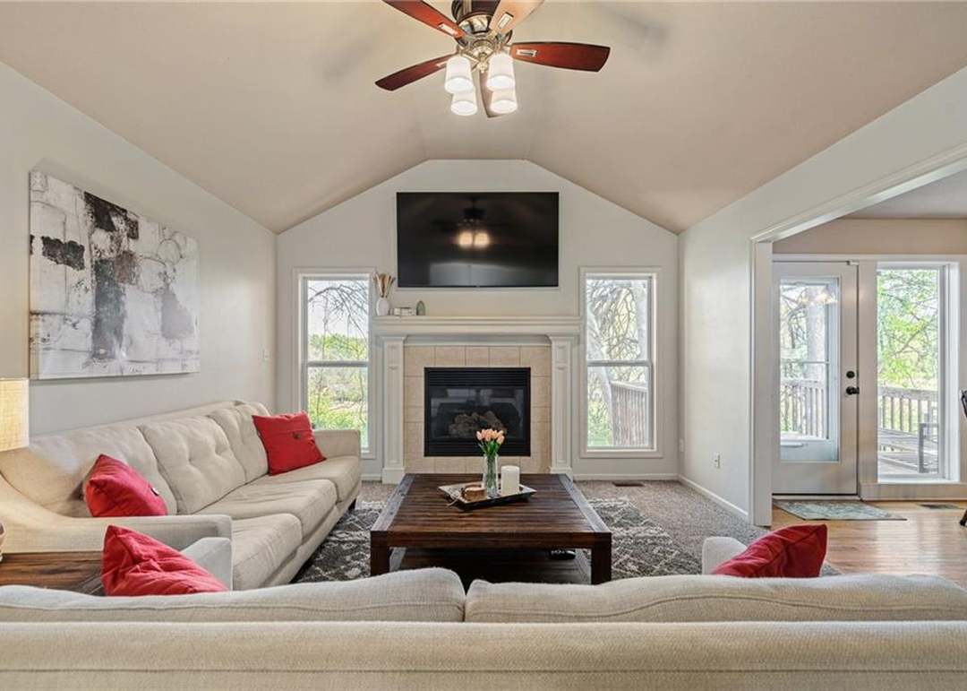 12623 Fountain Lake Circle — photo 6