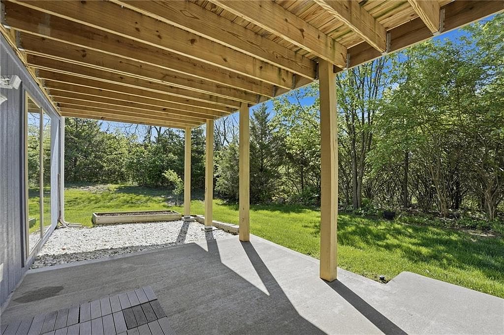 12627 Charlotte Street — photo 32