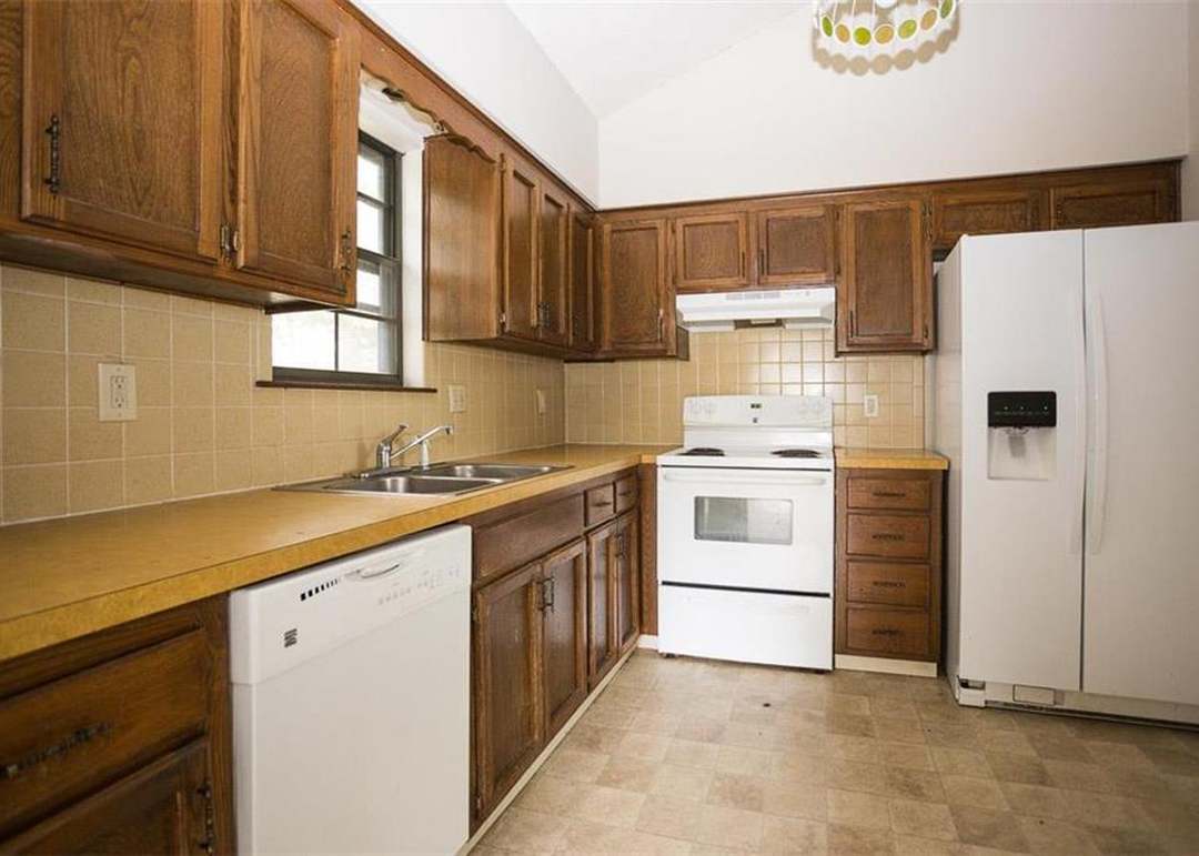 128 E Nelson Circle — photo 17