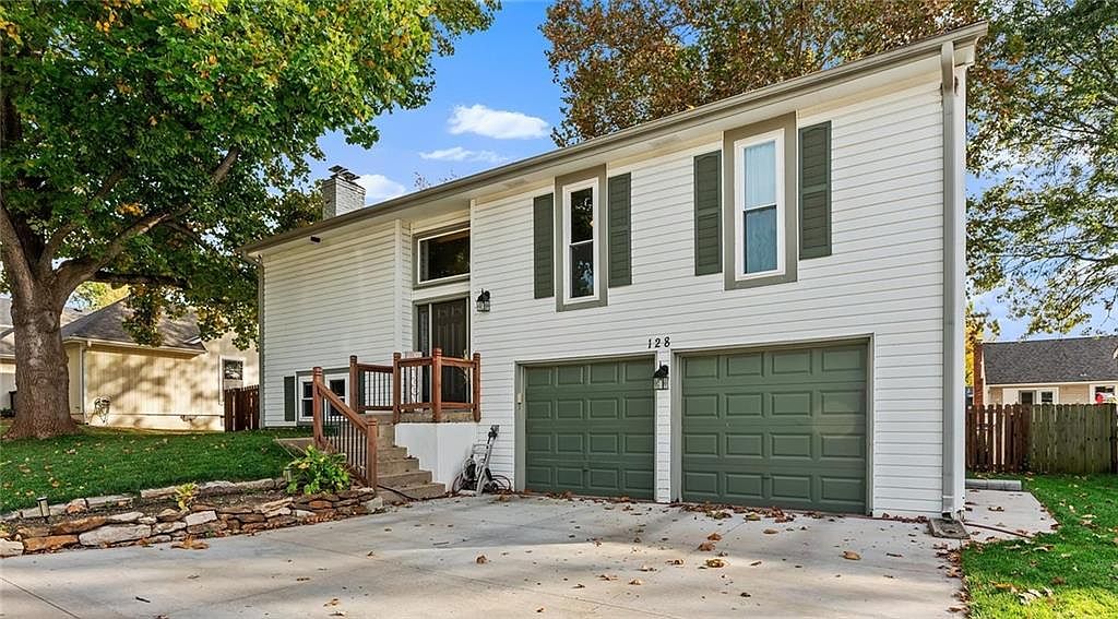 128 E Nelson Circle — photo 1