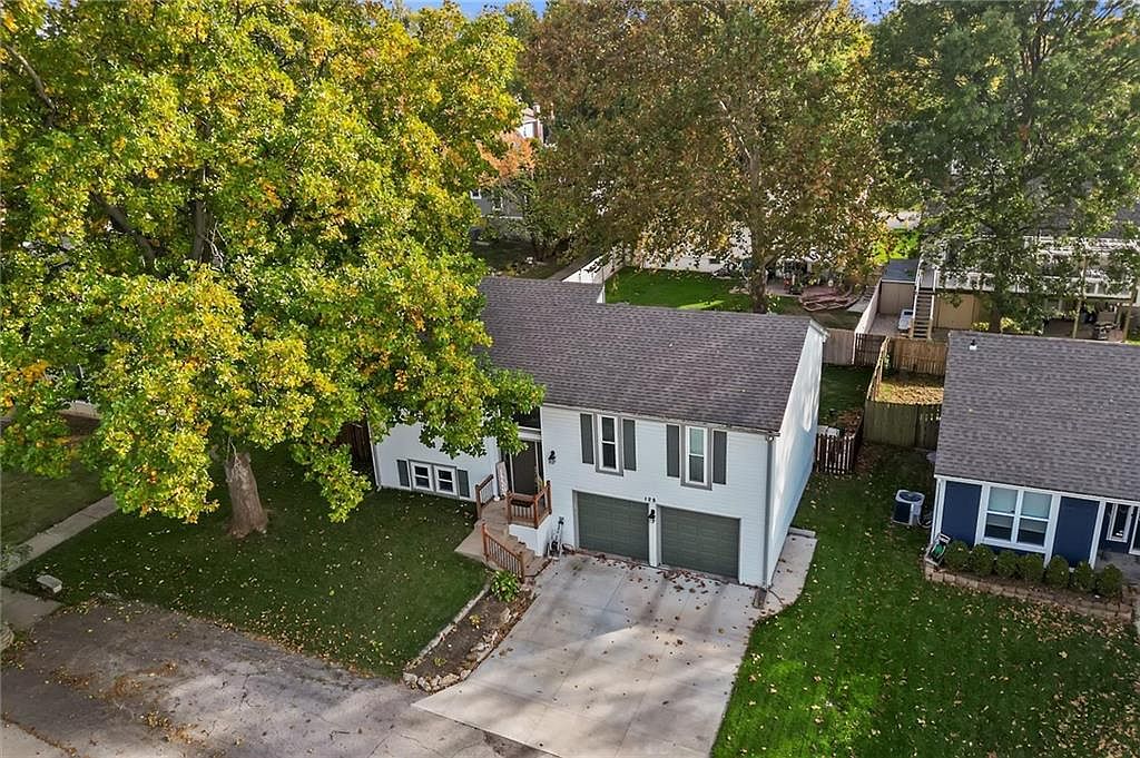 128 E Nelson Circle — photo 2