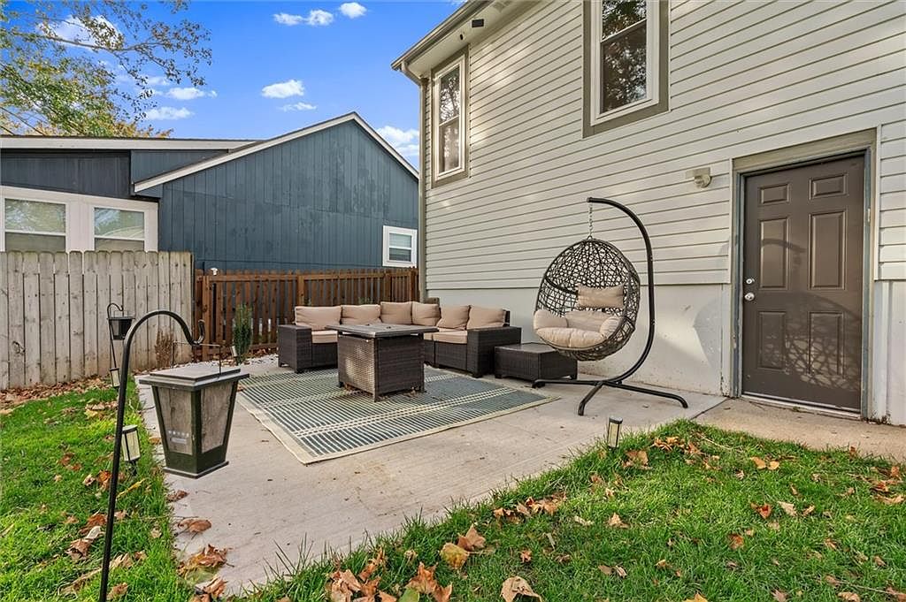 128 E Nelson Circle — photo 5