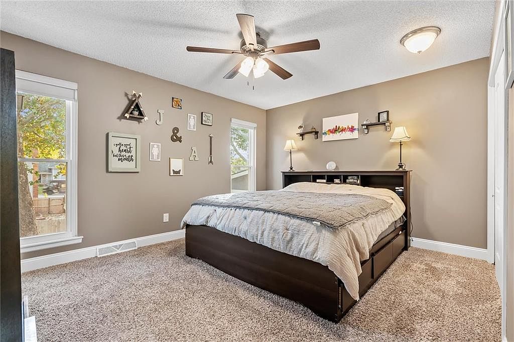 128 E Nelson Circle — photo 11