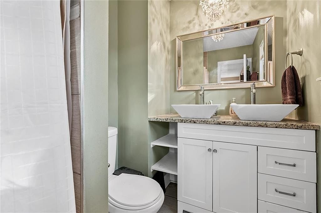 128 E Nelson Circle — photo 12