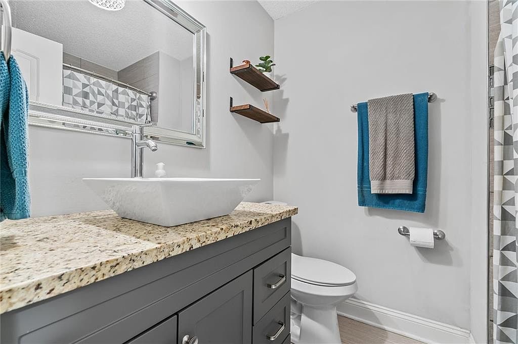 128 E Nelson Circle — photo 14