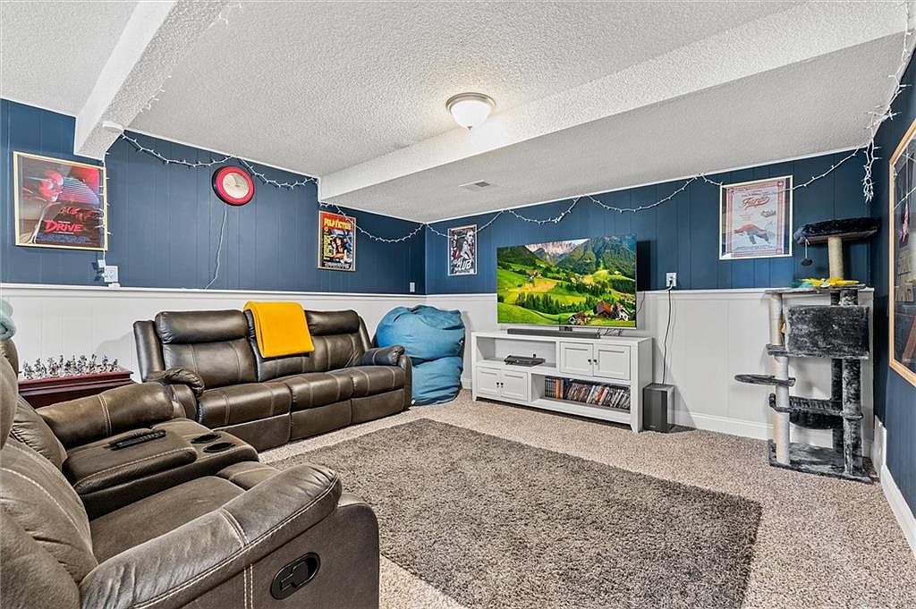 128 E Nelson Circle — photo 17
