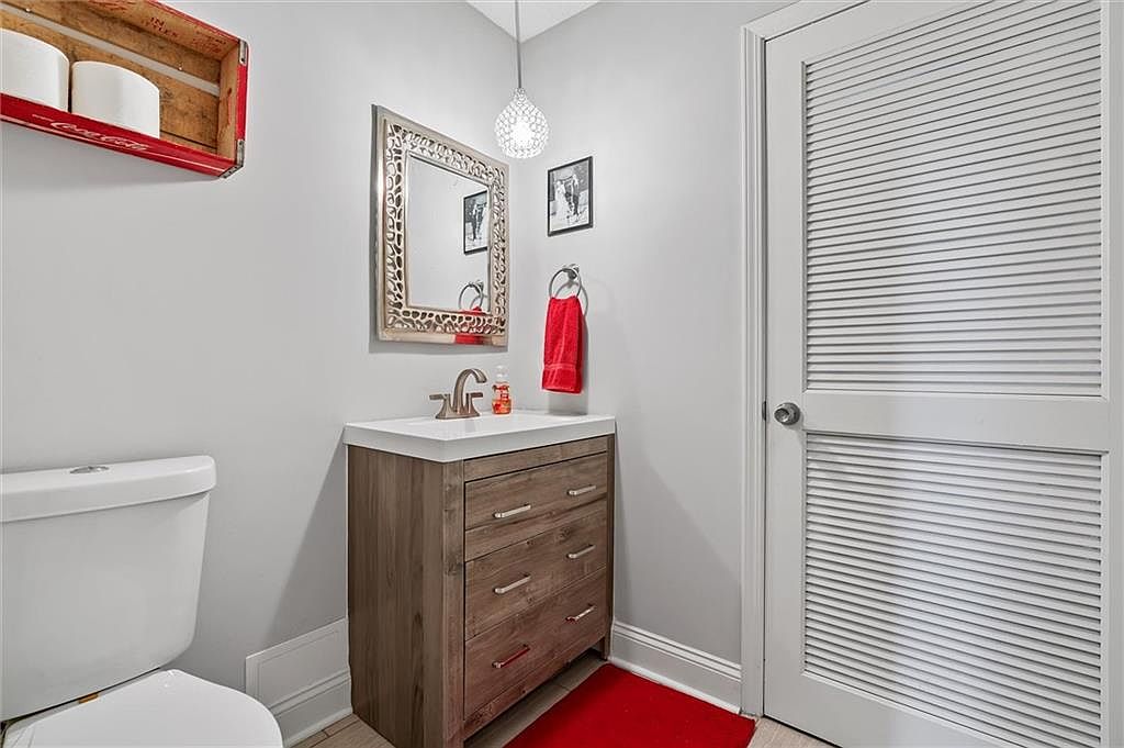128 E Nelson Circle — photo 19