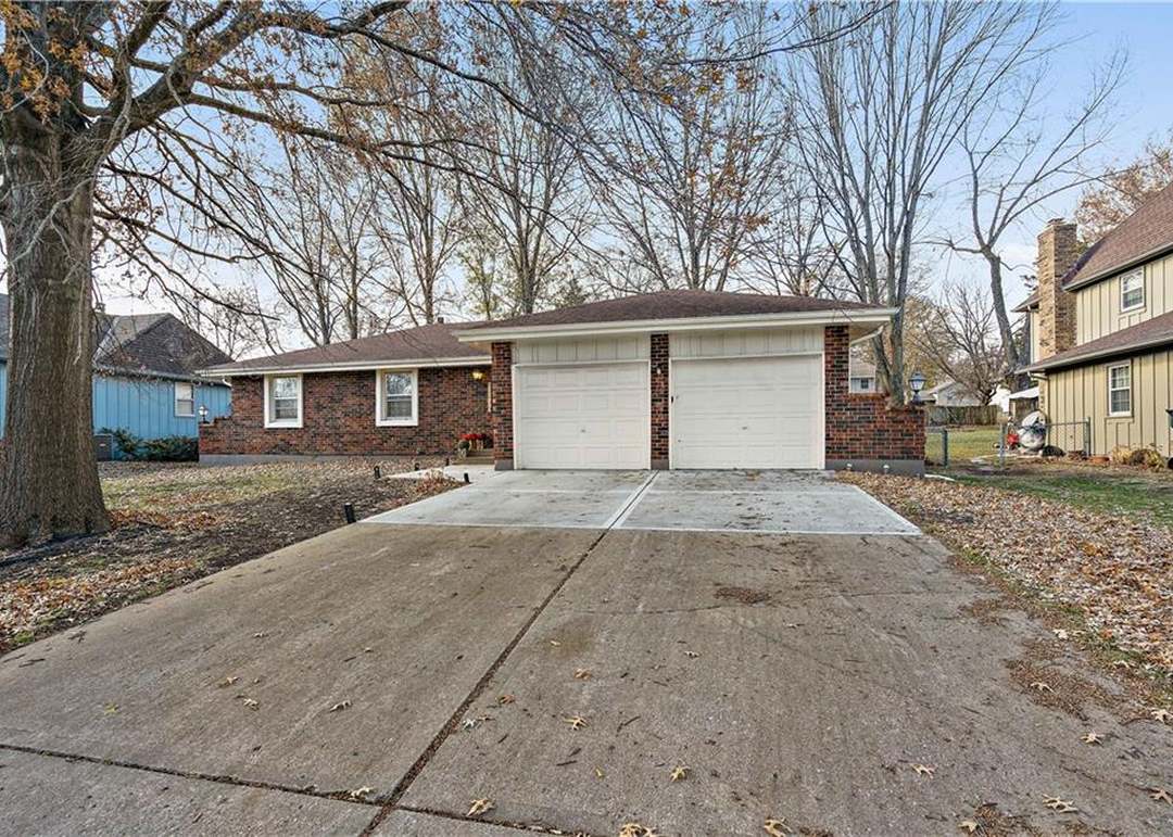 12810 Oakland Street — photo 36