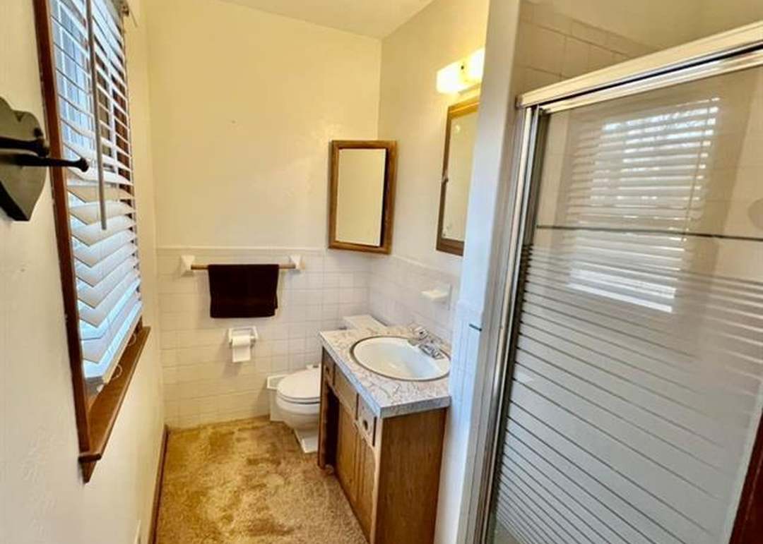12901 Beacon Avenue — photo 17