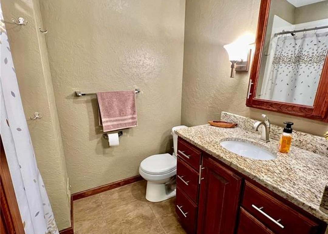 12901 Beacon Avenue — photo 19