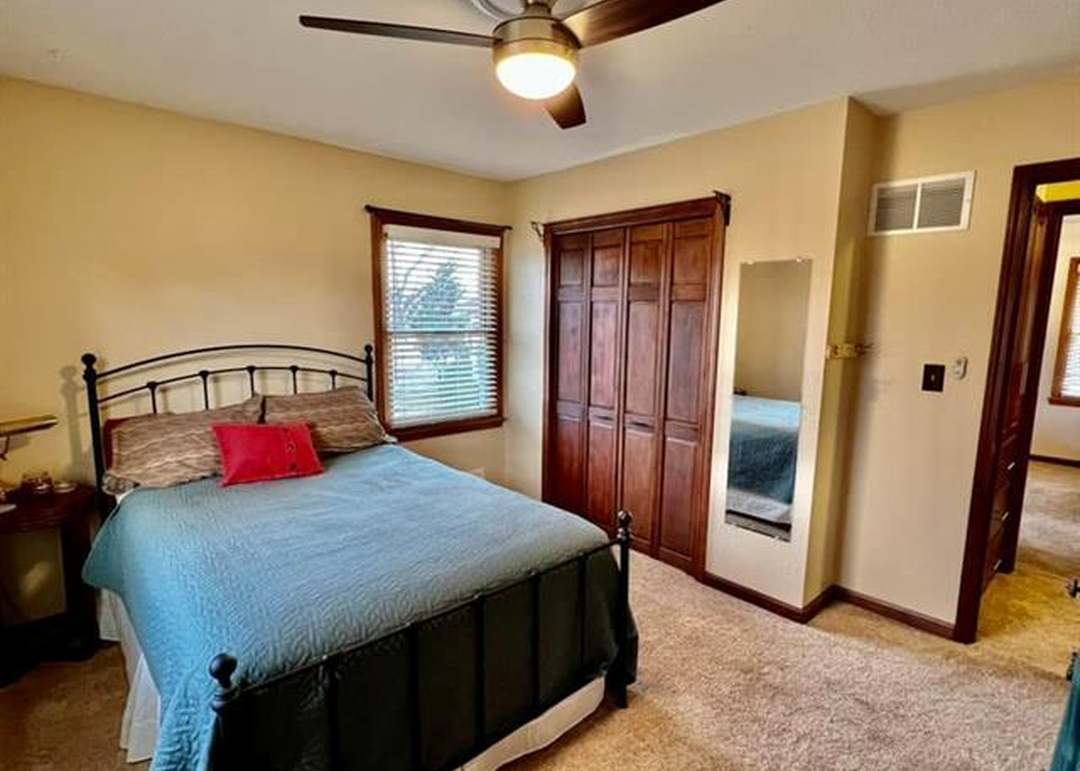 12901 Beacon Avenue — photo 21