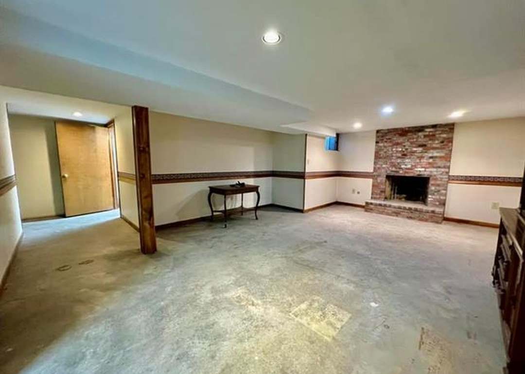12901 Beacon Avenue — photo 24