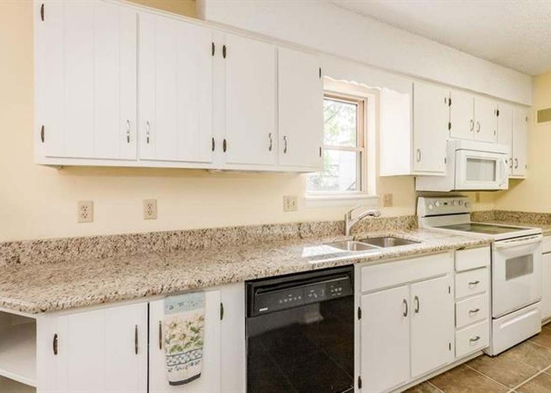 12915 W 66th Street — photo 15