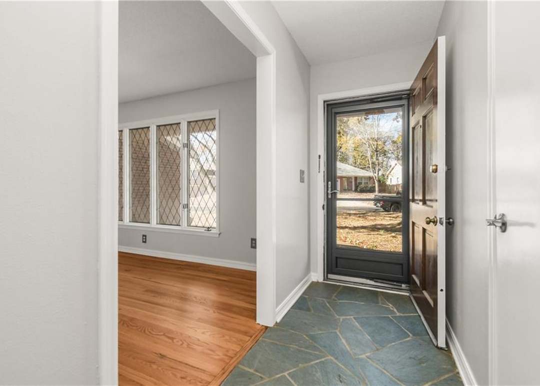 12923 Beacon Avenue — photo 6
