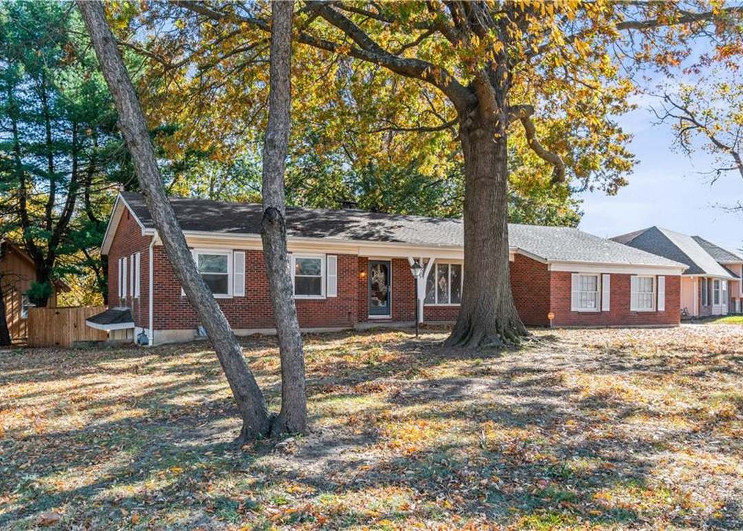 12923 Beacon Avenue — photo 10