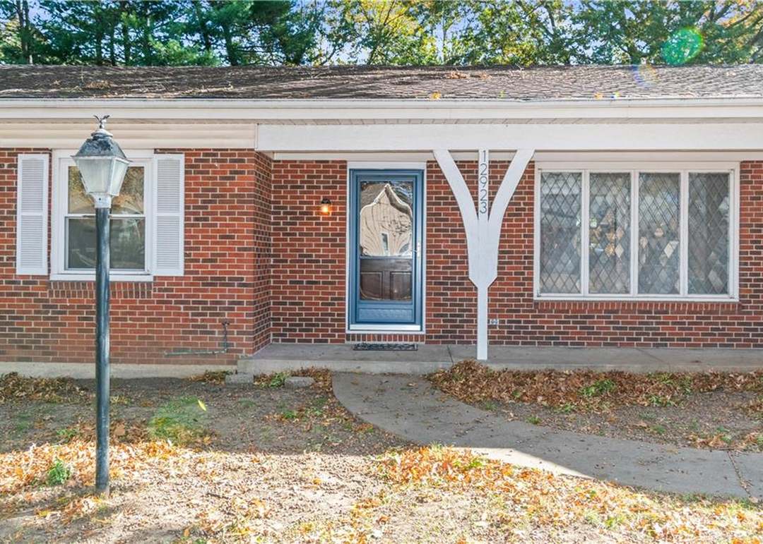 12923 Beacon Avenue — photo 11
