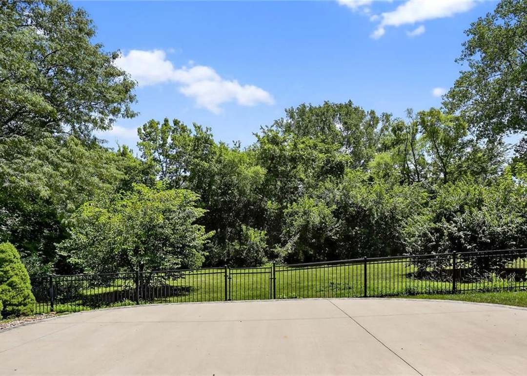 1301 Ashdown Circle — photo 21