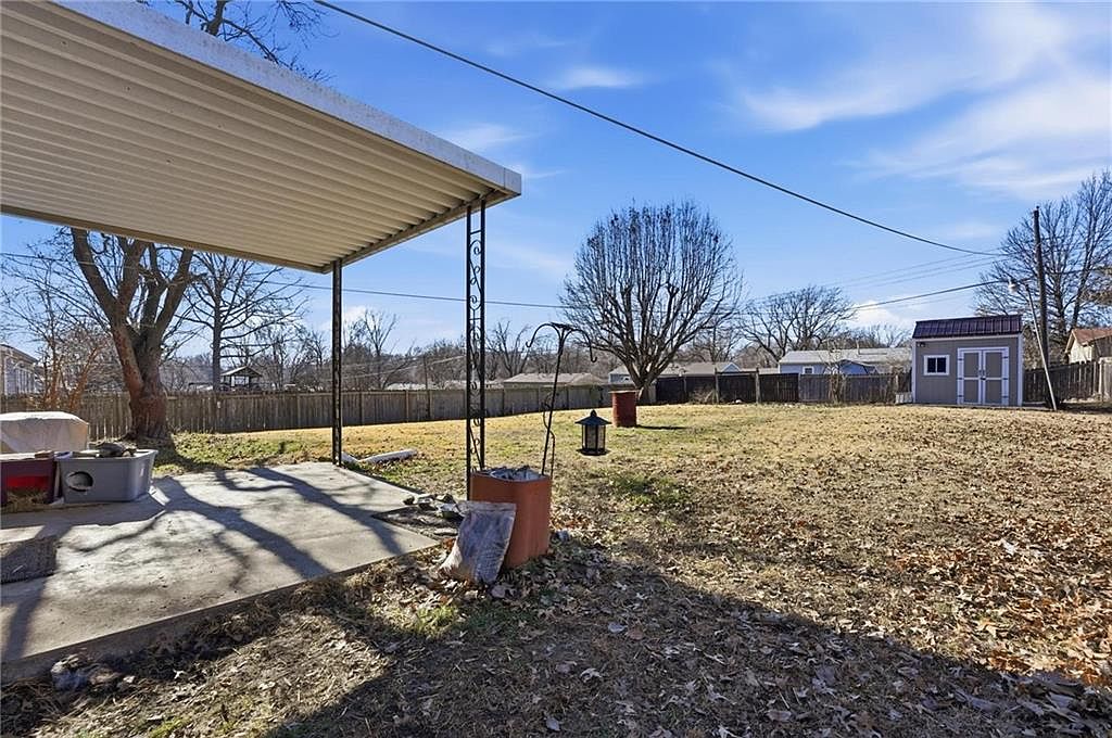 1302 N Whitney Road — photo 35