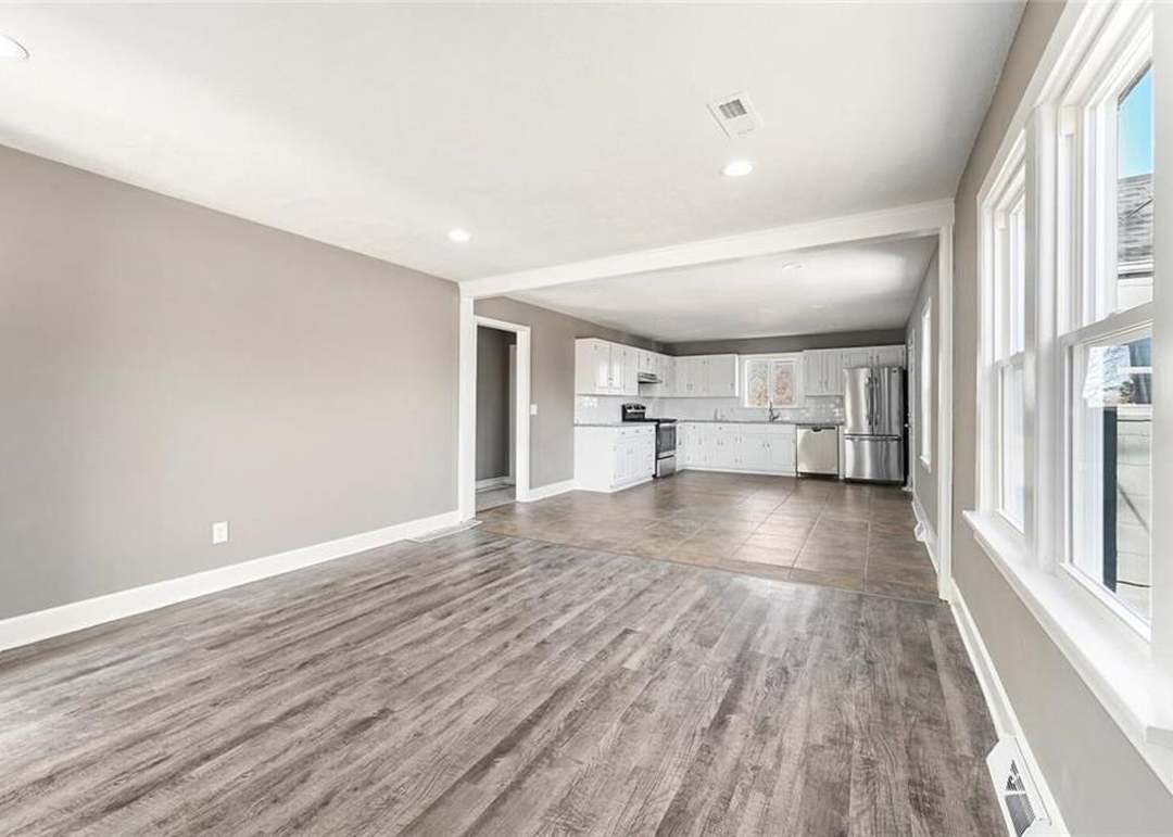 1302 NE 70th Terrace — photo 2