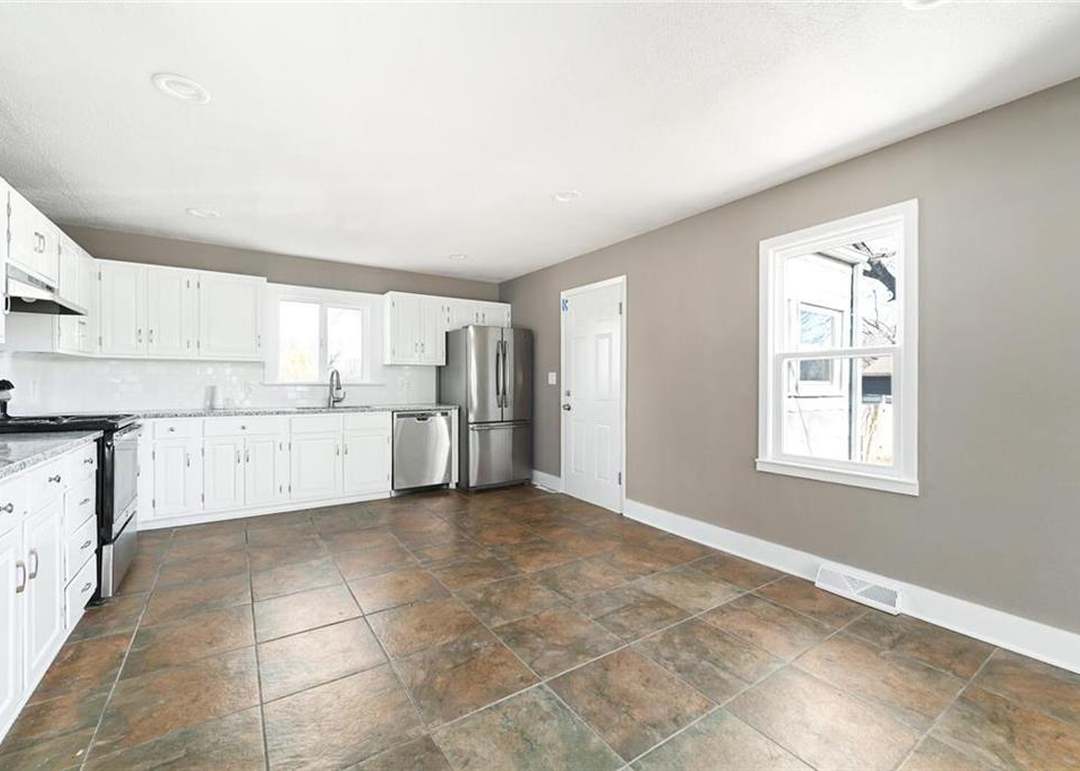 1302 NE 70th Terrace — photo 11