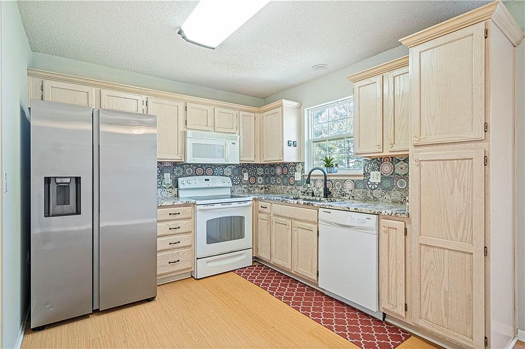 1306 SE Broadway Court — photo 6