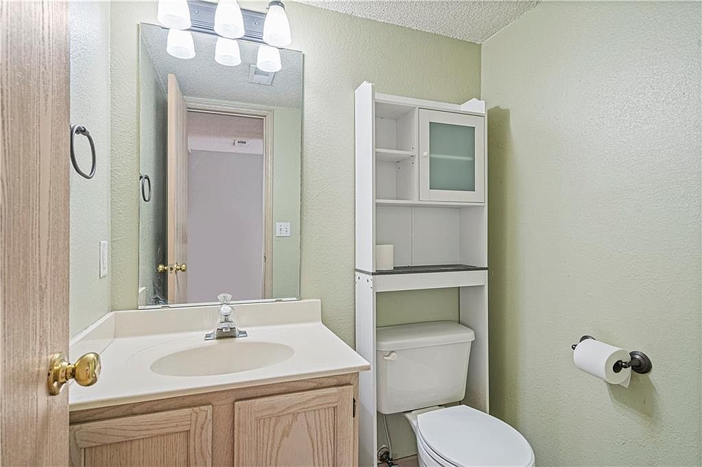 1306 SE Broadway Court — photo 13