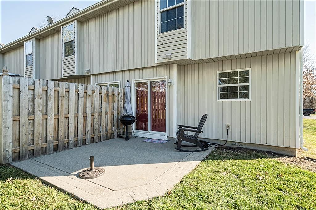 1306 SE Broadway Court — photo 22