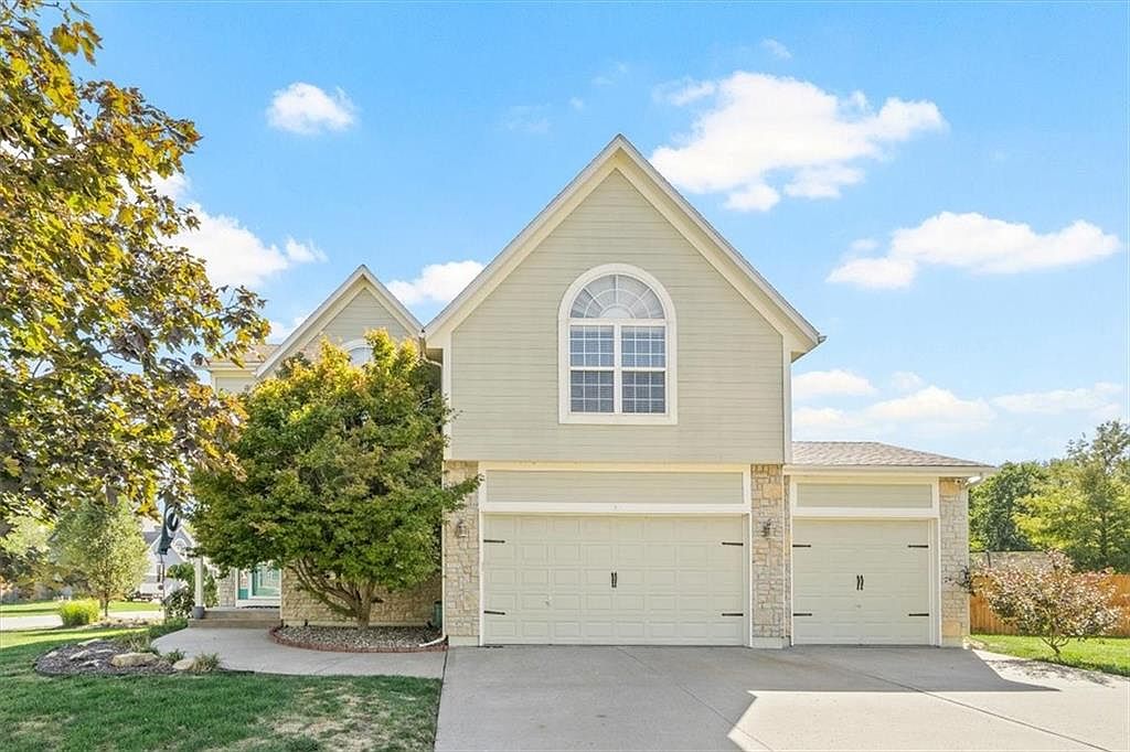 1307 Cedar Ridge Circle — photo 1