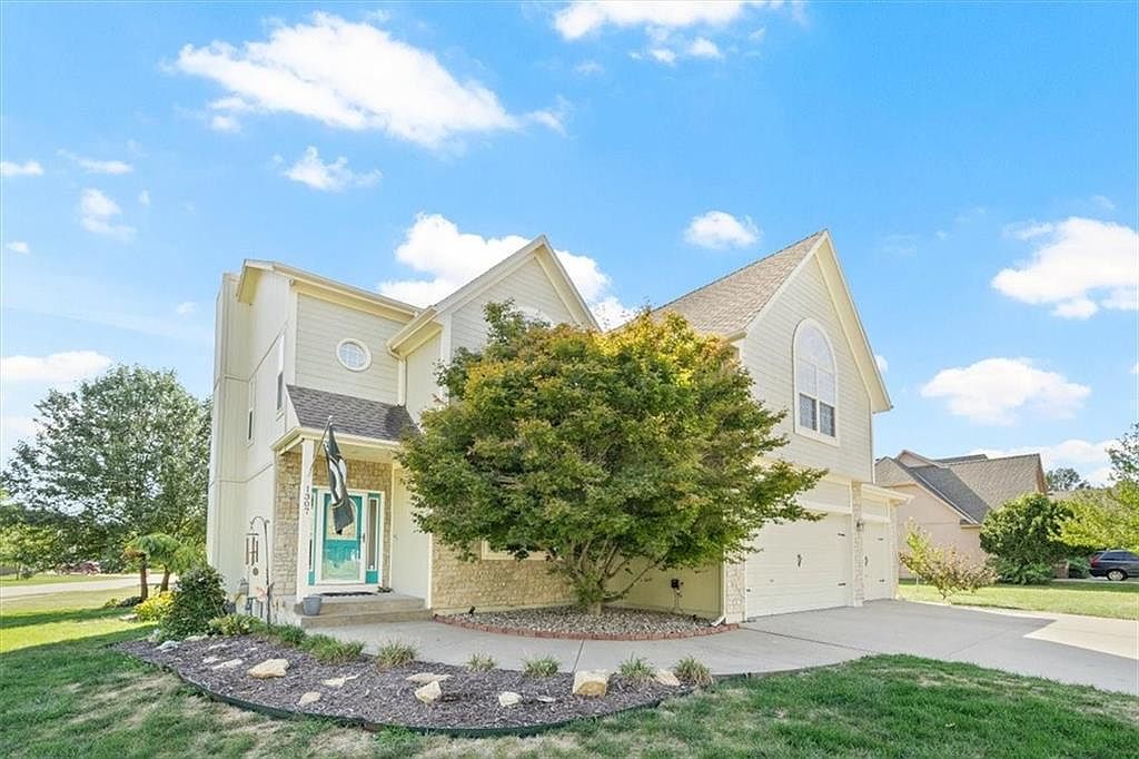 1307 Cedar Ridge Circle — photo 2