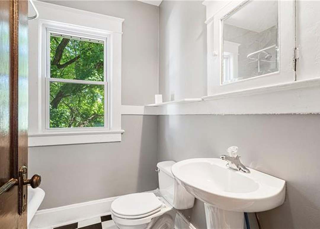 1309 W 41st Street — photo 7