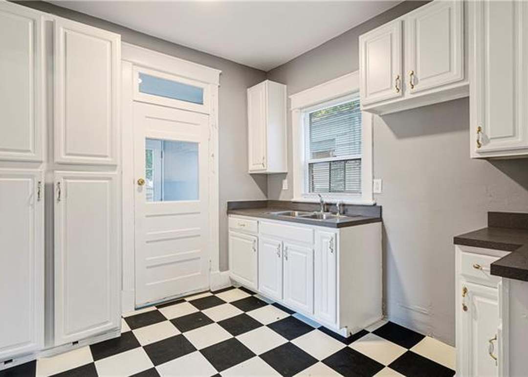 1309 W 41st Street — photo 20