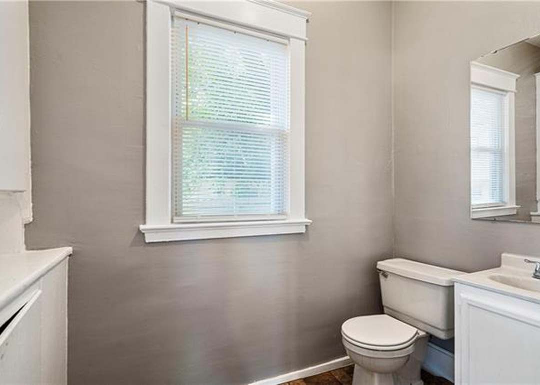 1309 W 41st Street — photo 23