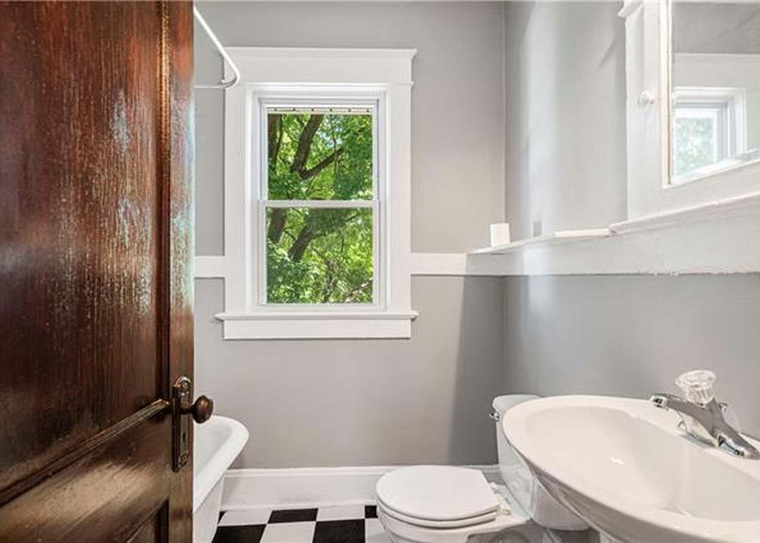 1309 W 41st Street — photo 28