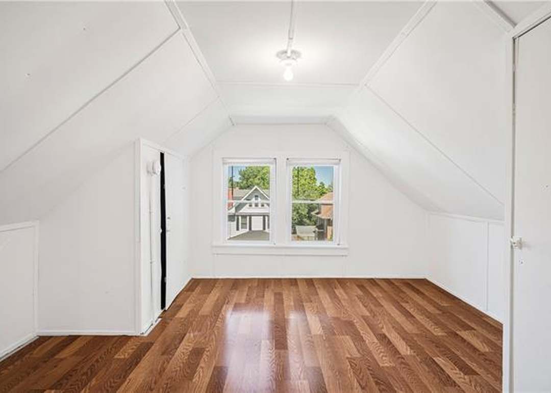1309 W 41st Street — photo 33