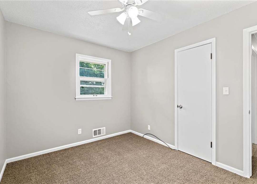 13116 Winchester Avenue — photo 7