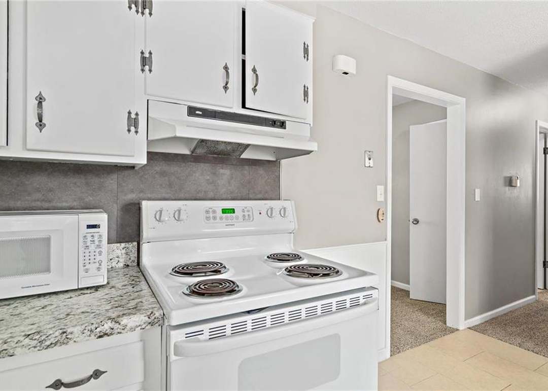13116 Winchester Avenue — photo 18