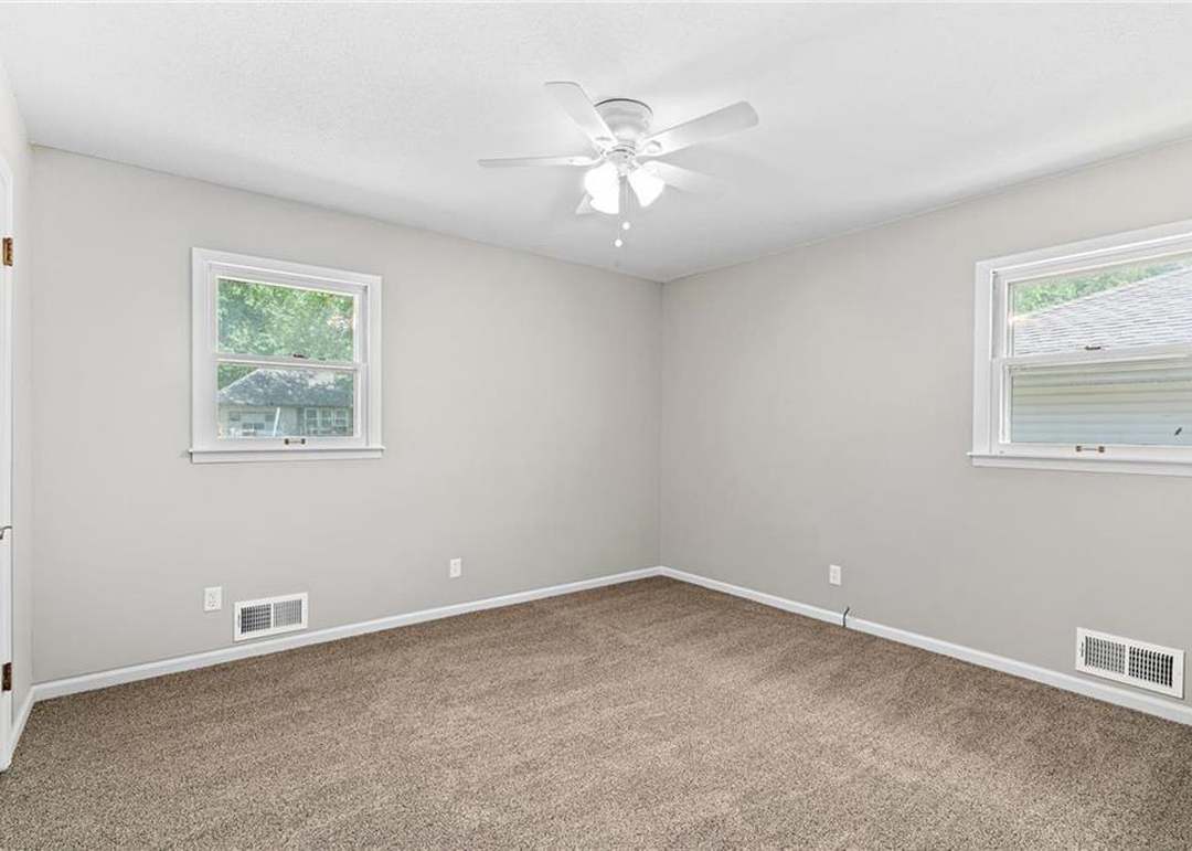 13116 Winchester Avenue — photo 22