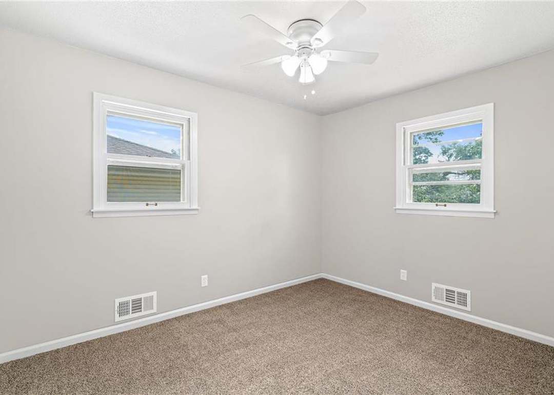 13116 Winchester Avenue — photo 24