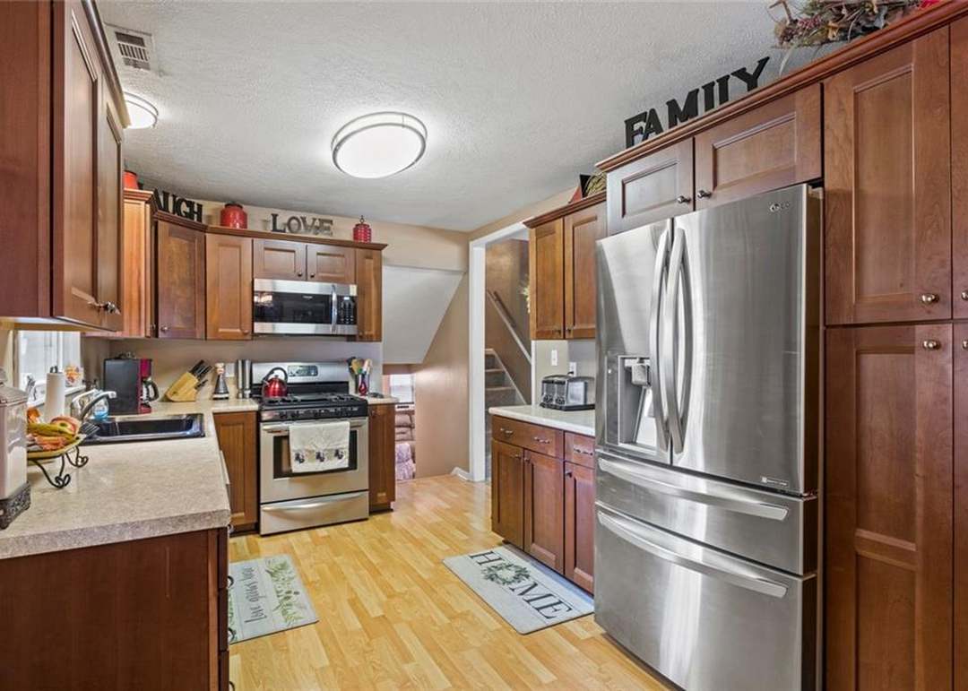 1312 Elm Street — photo 3