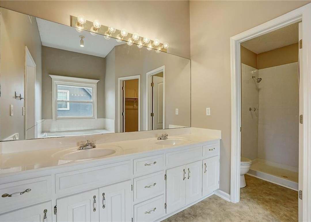 13131 S Summit Street — photo 2