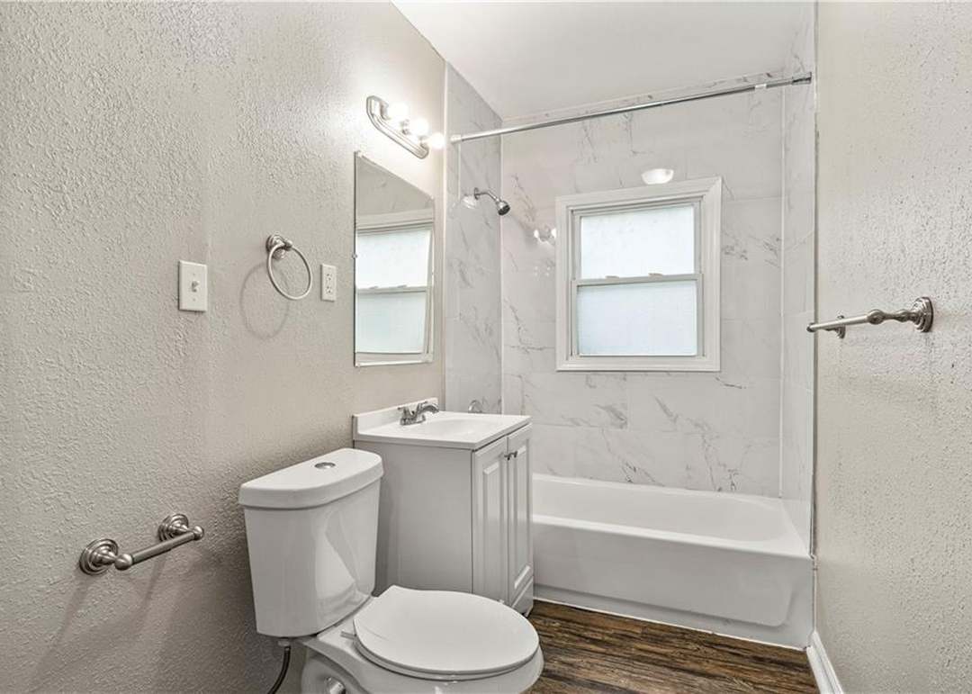 1314 E 62nd Street — photo 10