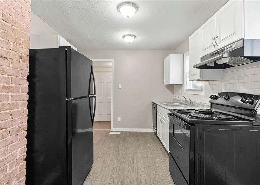 1314 E 62nd Street — photo 15
