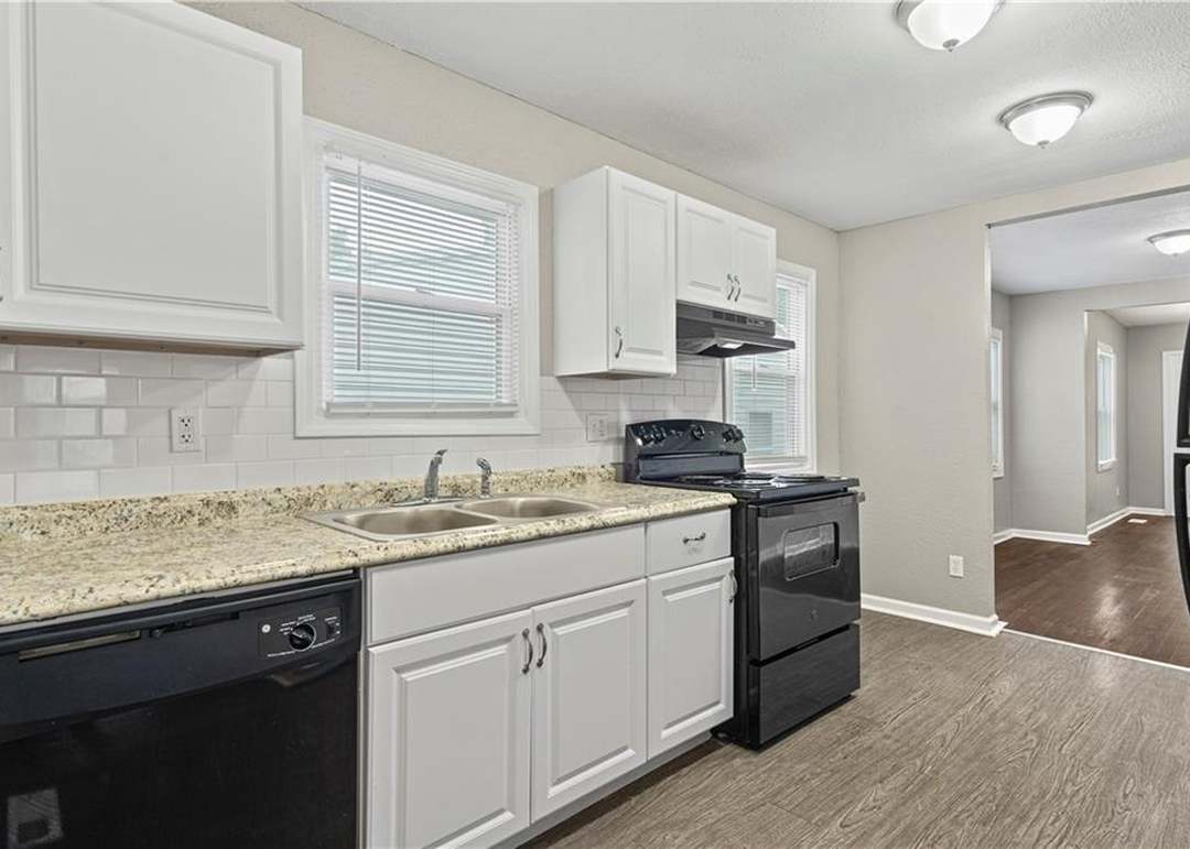 1314 E 62nd Street — photo 16