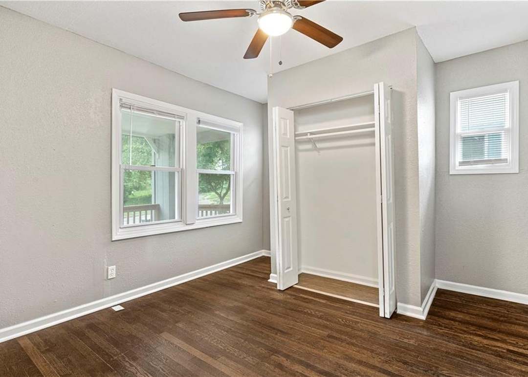 1314 E 62nd Street — photo 18