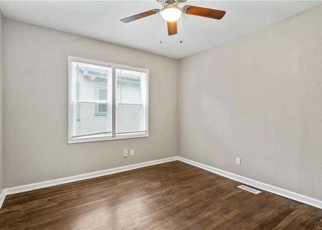 1314 E 62nd Street — photo 21