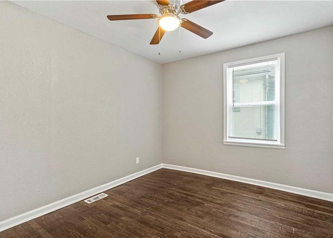 1314 E 62nd Street — photo 22