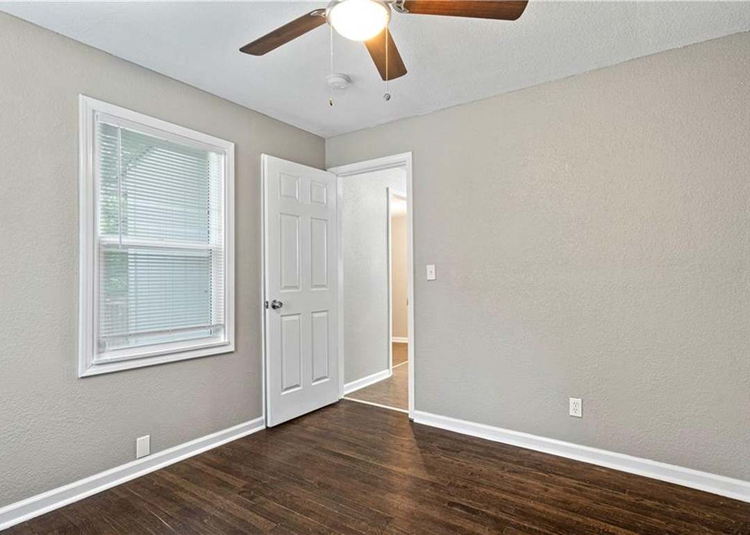 1314 E 62nd Street — photo 23