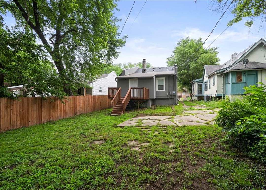 1314 E 62nd Street — photo 26