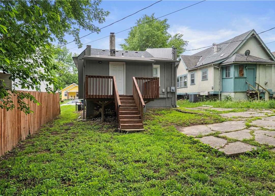 1314 E 62nd Street — photo 28