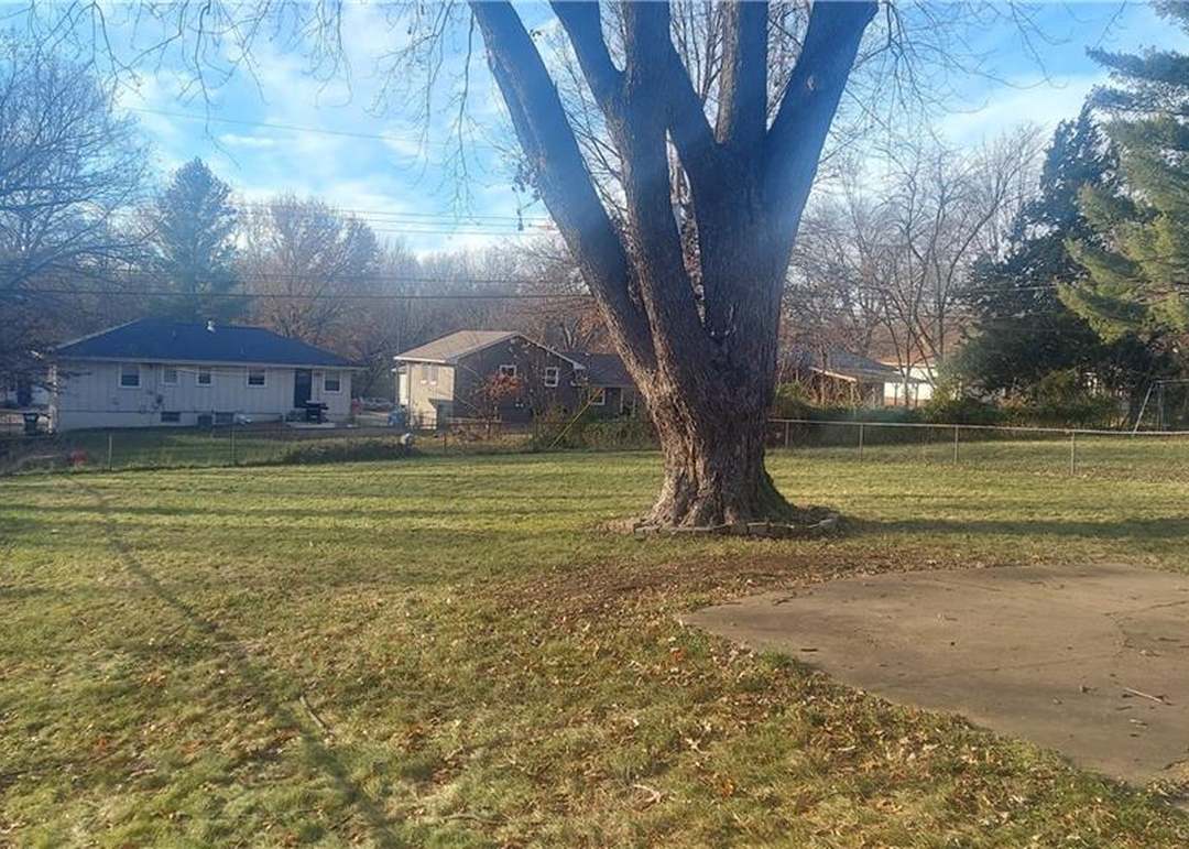 13212 Winchester Avenue — photo 11